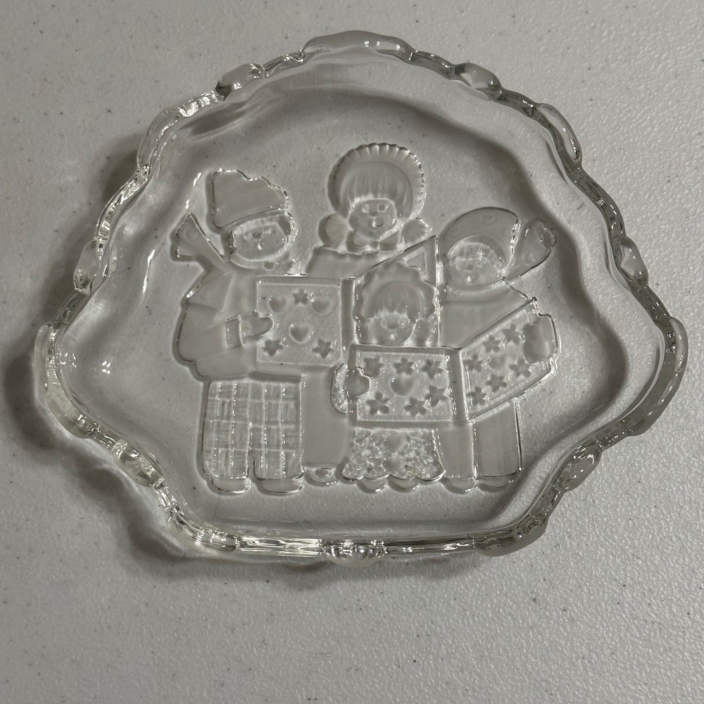 Mikasa VTG Christmas Carolers Frosted Embossed Glass Relish Candy Dish Heart Rim